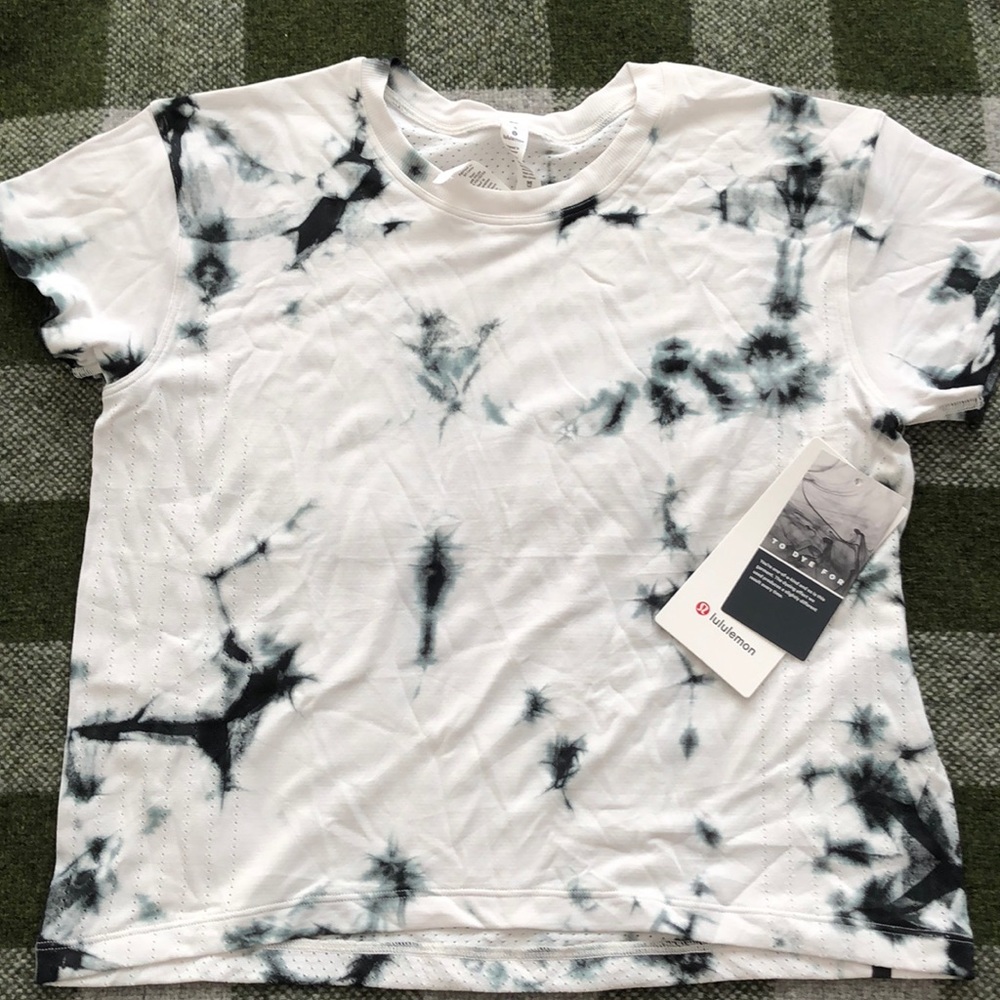 Lululemon Train to Be SS Shibori size small